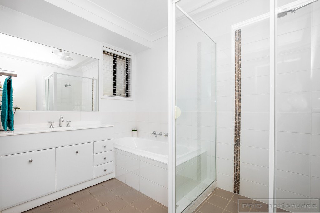 42 Clayton Crescent RUTHERFORD 16