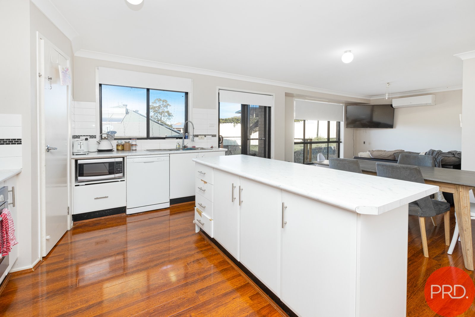 42 Clayton Crescent RUTHERFORD 12