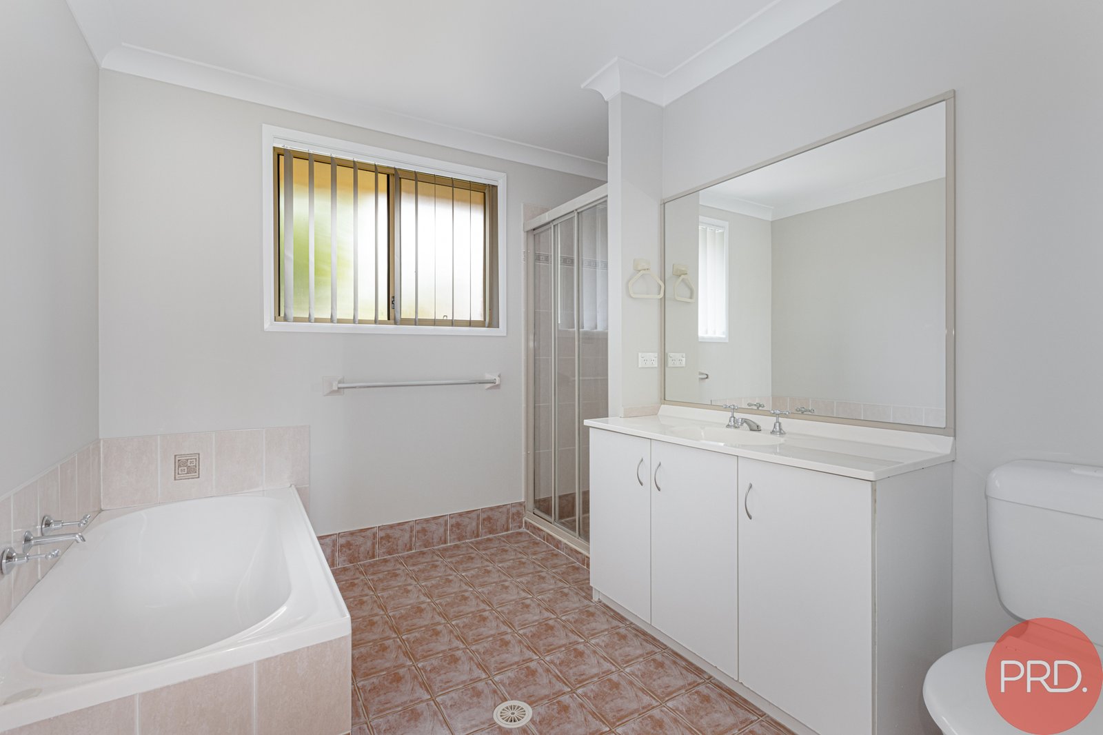 42 Coburn Circuit METFORD 14
