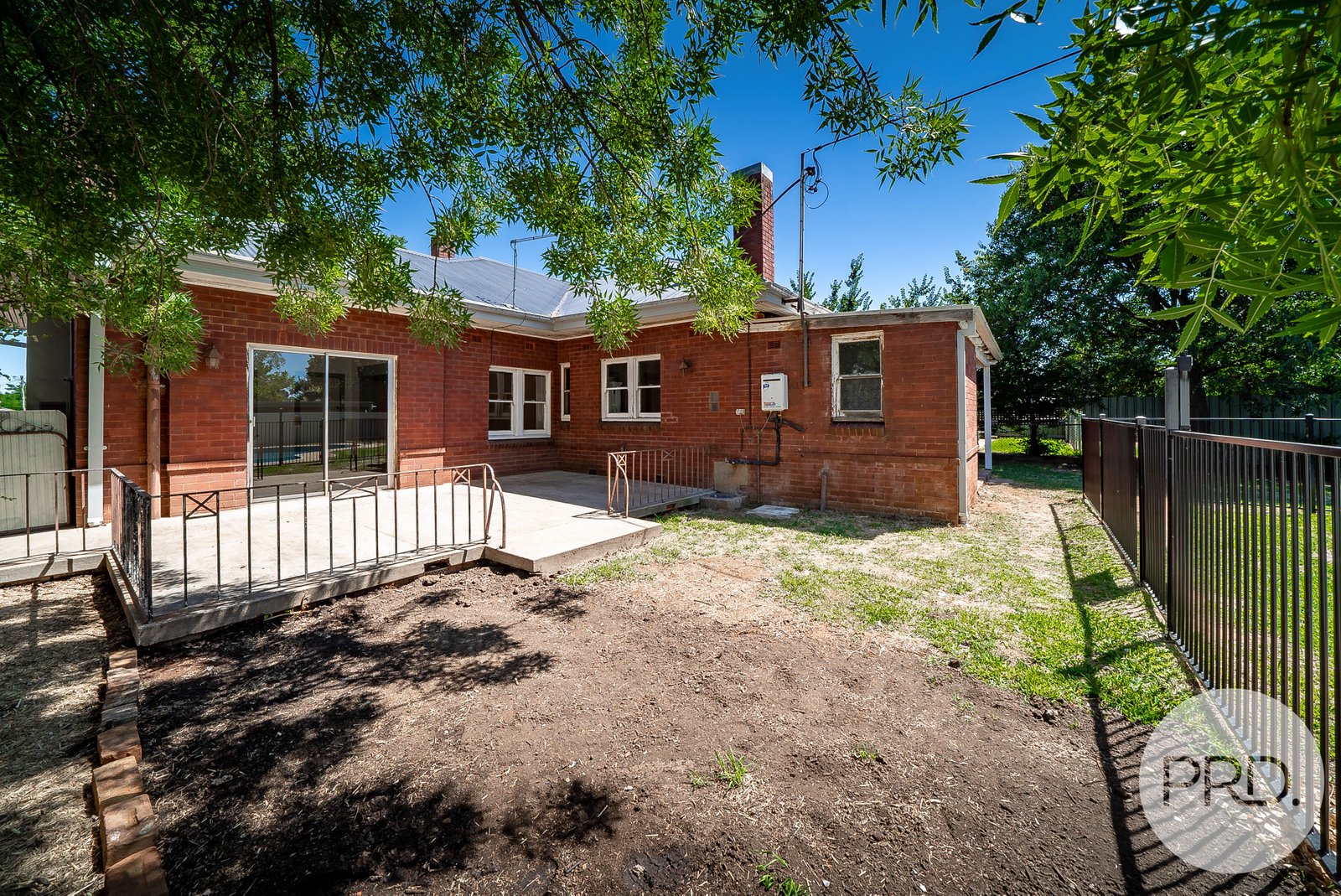 42 Cooper Street COOTAMUNDRA 9