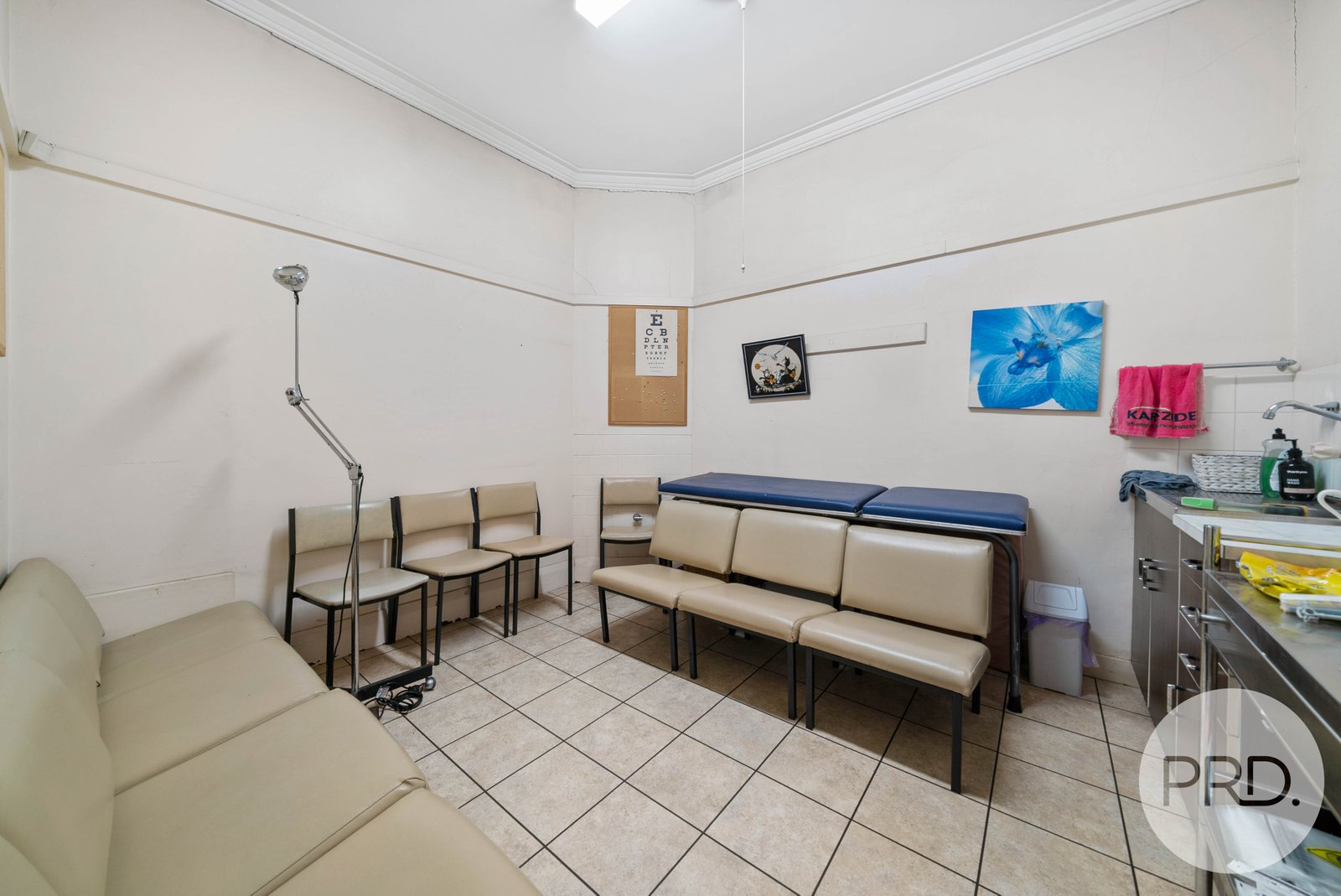 42 Cooper Street COOTAMUNDRA 16