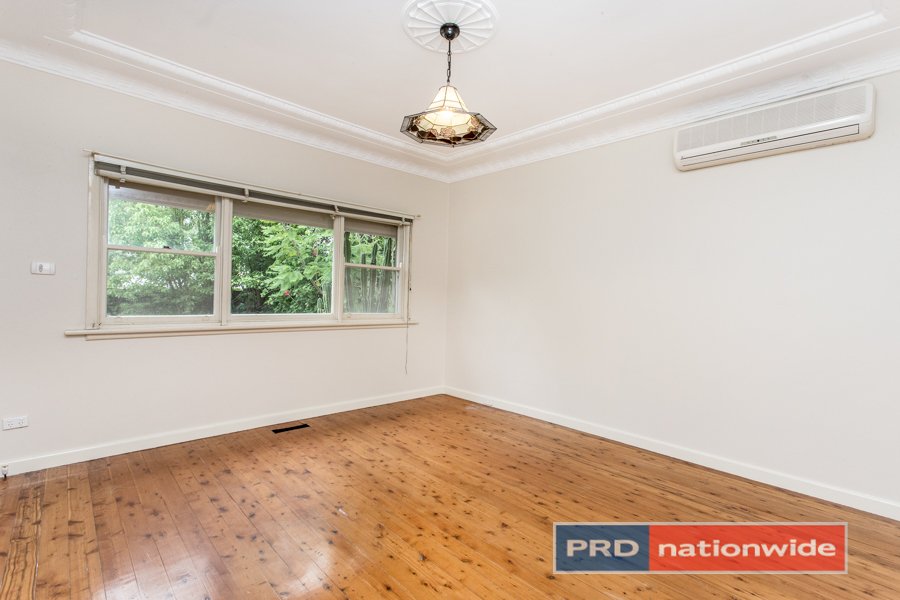 42 Coreen Avenue PENRITH 4