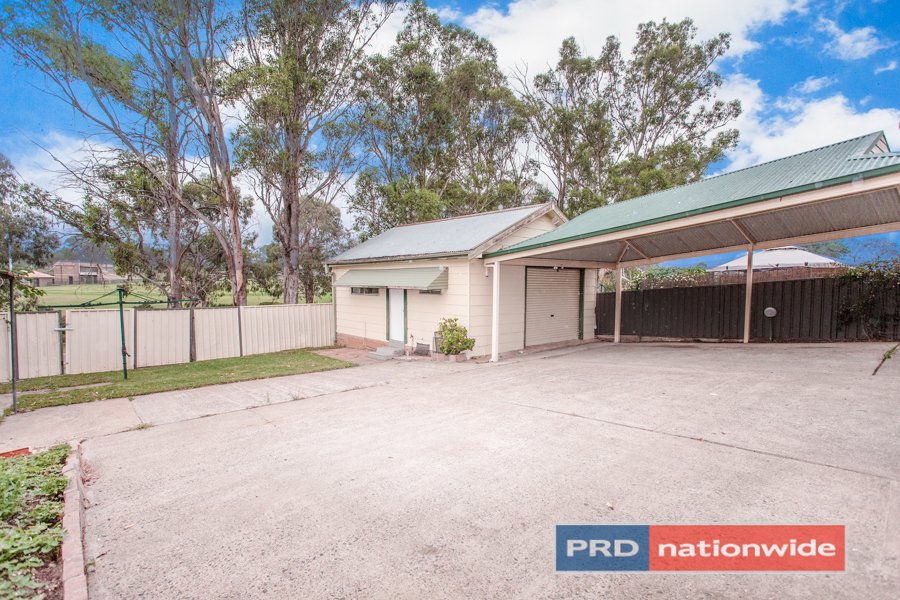 42 Coreen Avenue PENRITH 14