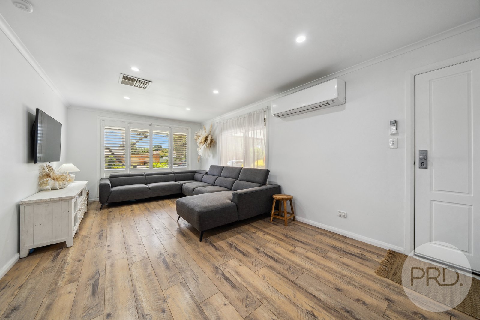 42 Crawford Street ASHMONT 3