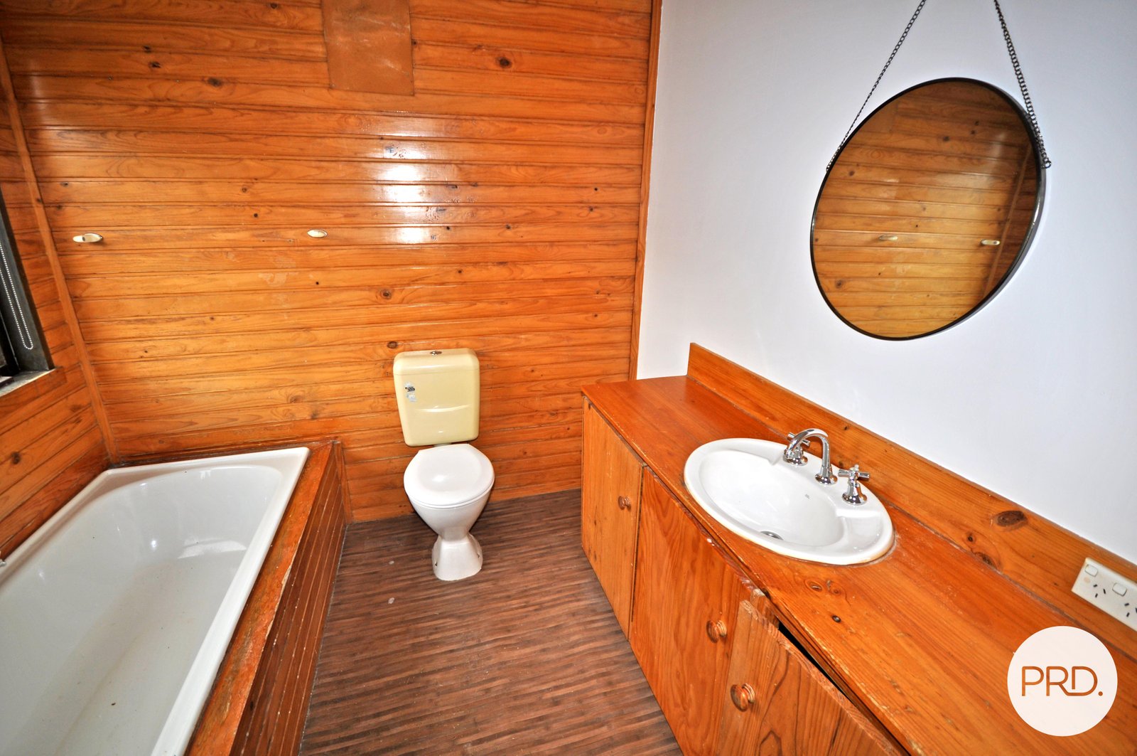 42 Creek Road LENAH VALLEY 11