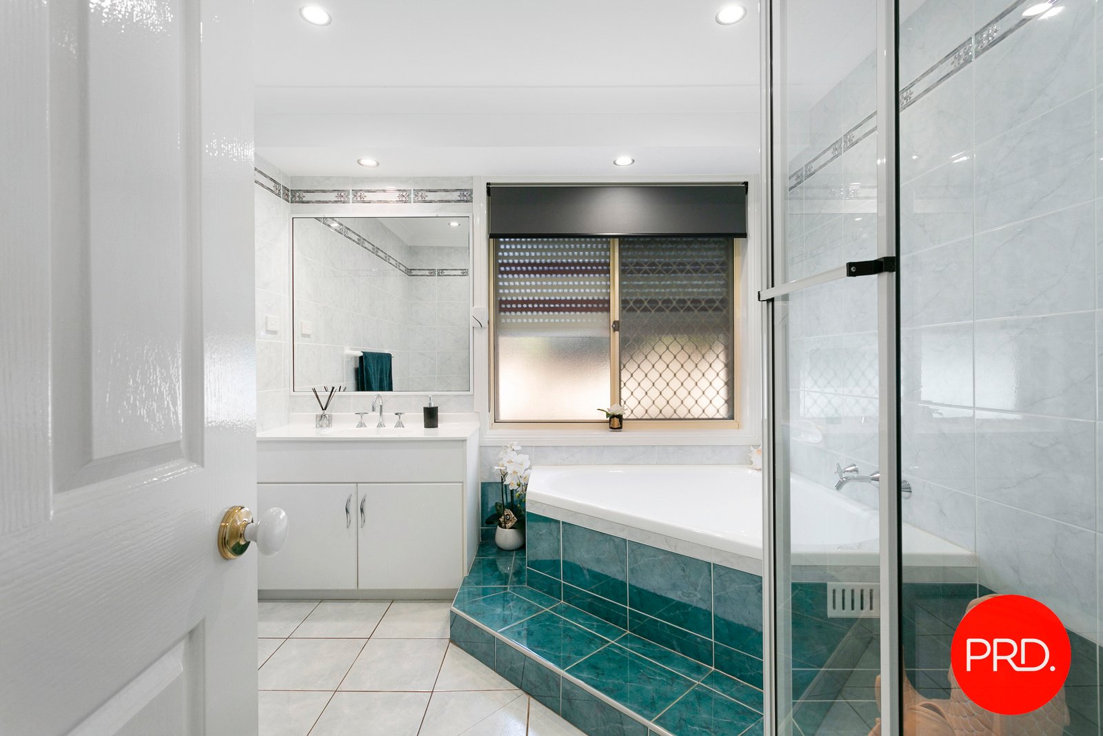 42 Curtis Avenue TAREN POINT 11