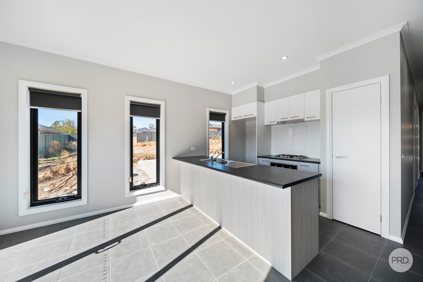 4/2 Eldridge Court KANGAROO FLAT 3