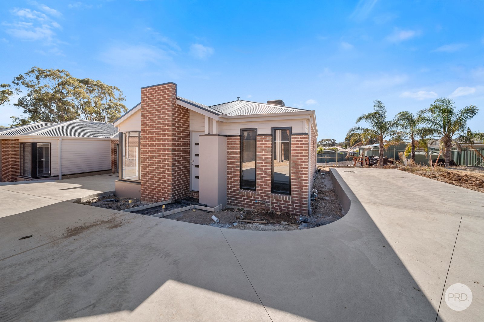 4/2 Eldridge Court KANGAROO FLAT 2