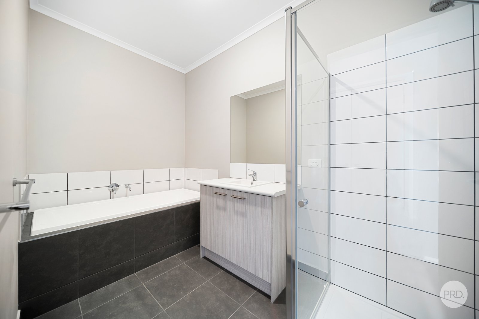 4/2 Eldridge Court KANGAROO FLAT 8