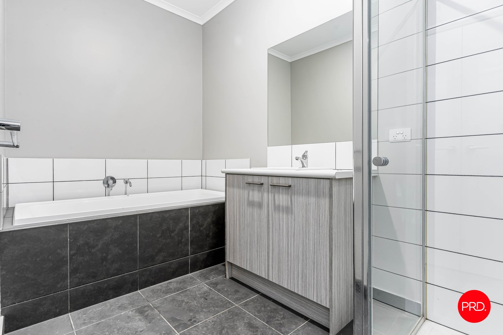 4/2 Eldridge Court KANGAROO FLAT 7