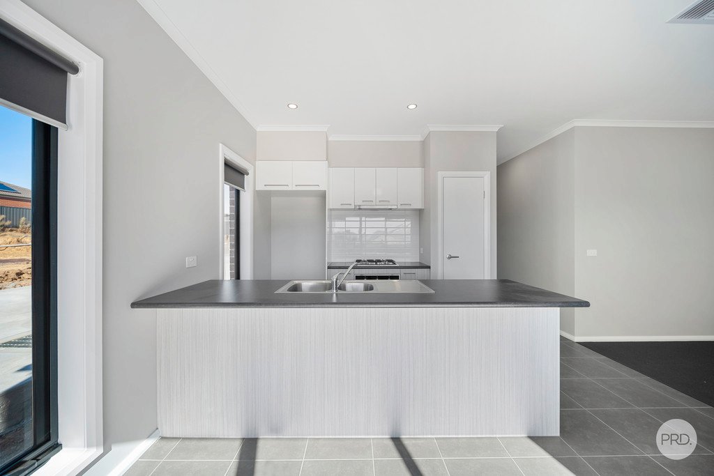 4/2 Eldridge Court KANGAROO FLAT 3