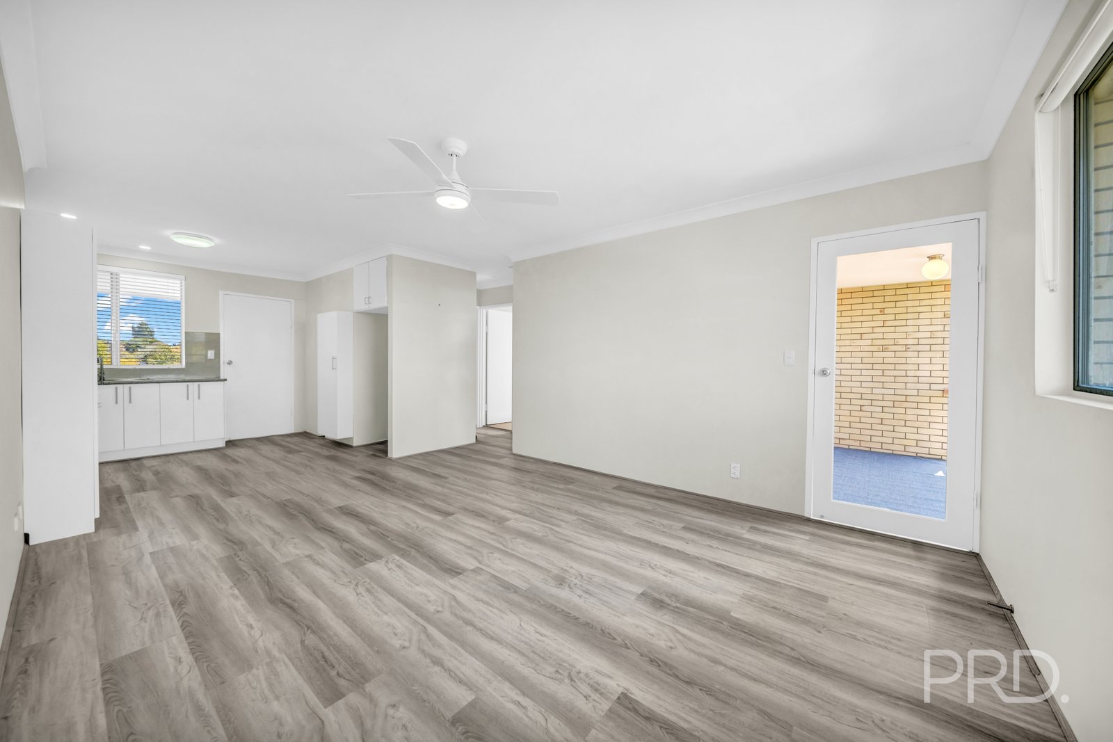 4/2 FRANZ Road CLAYFIELD 9