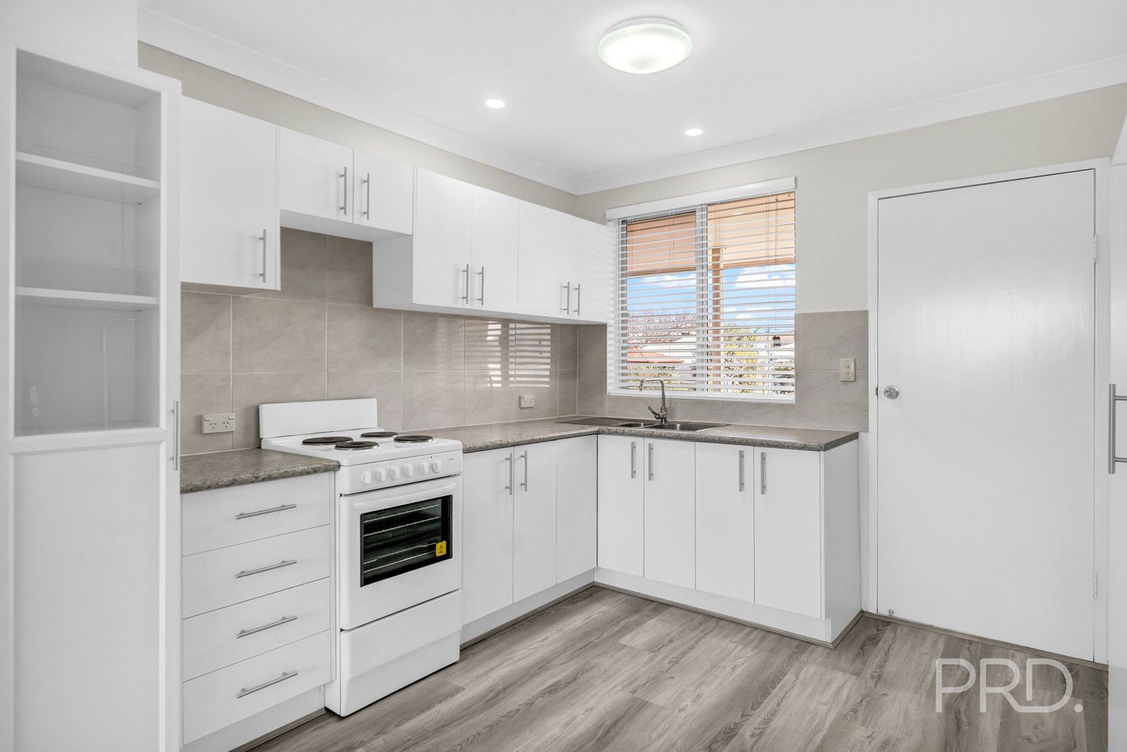 4/2 FRANZ Road CLAYFIELD 14
