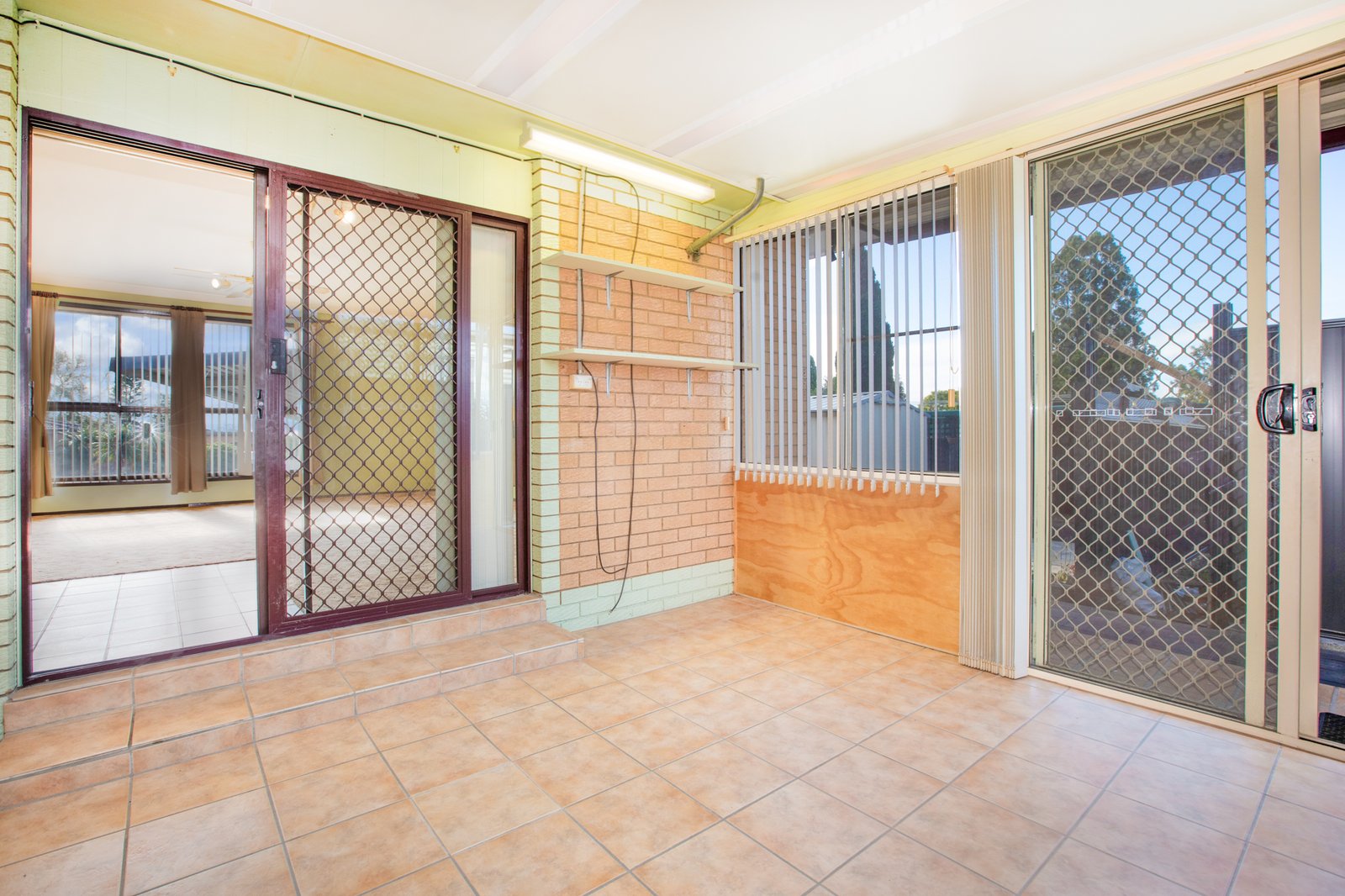 42 Frater Avenue TENAMBIT 16