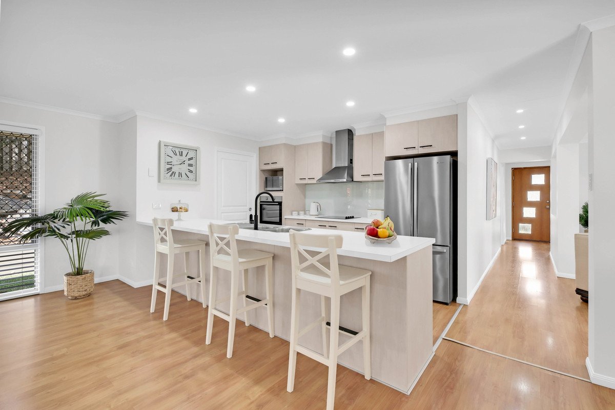 42 Gerard Street Pacific Pines 8