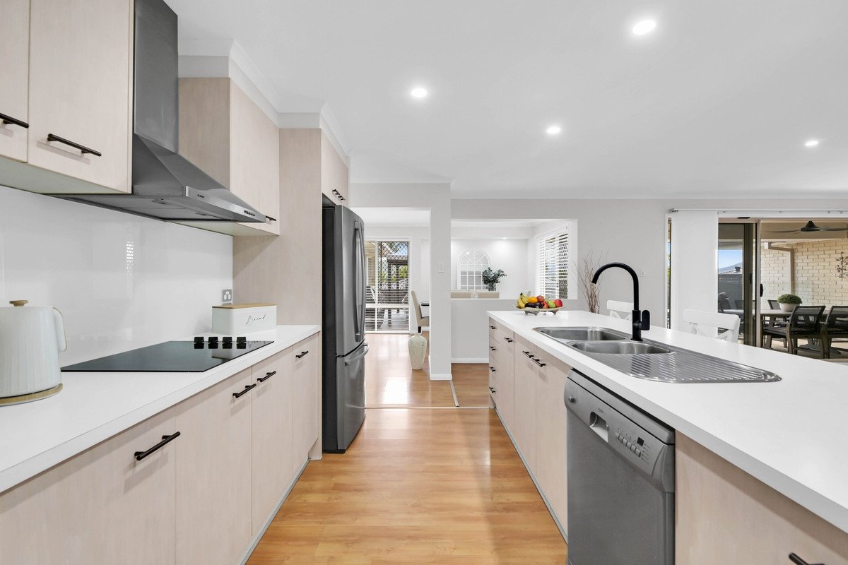 42 Gerard Street Pacific Pines 9