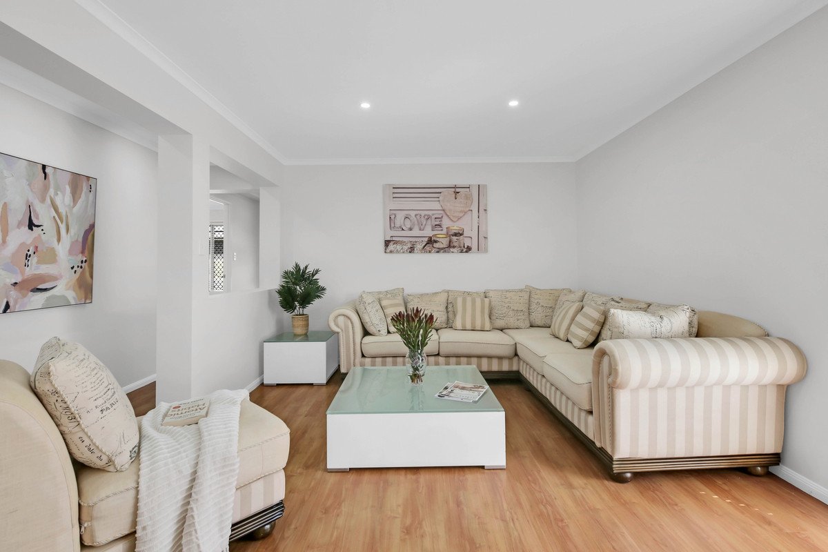 42 Gerard Street Pacific Pines 11
