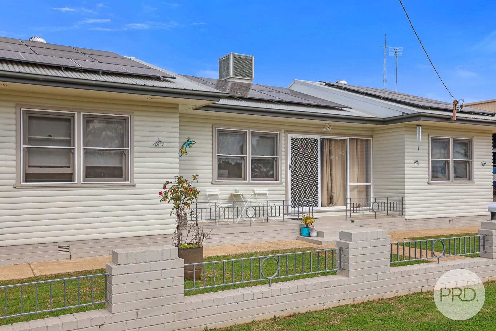 42 Gunnedah Road TAMWORTH 3