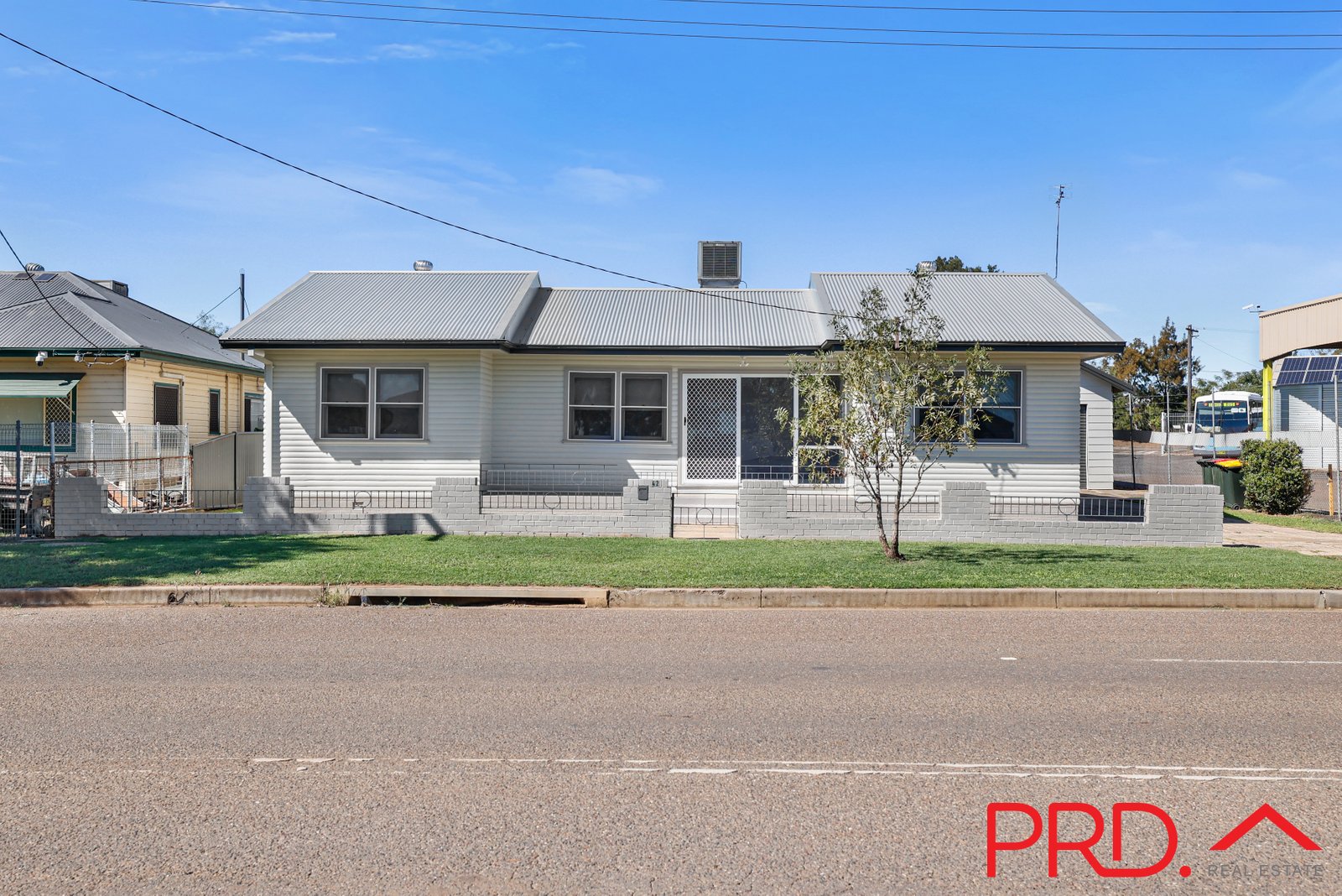 42 Gunnedah Road TAMWORTH 1