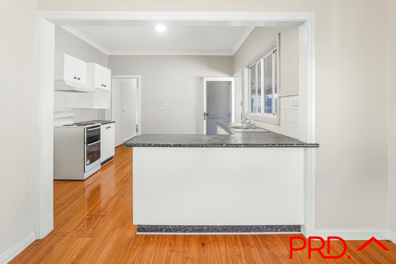 42 Gunnedah Road TAMWORTH 6