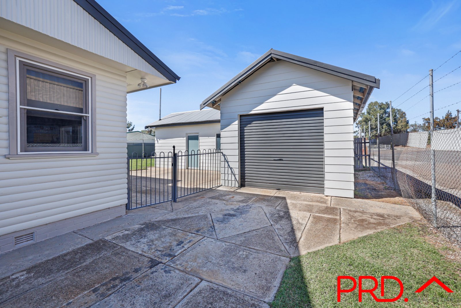 42 Gunnedah Road TAMWORTH 12