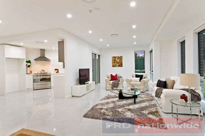 42 Harcourt Avenue EAST HILLS 2