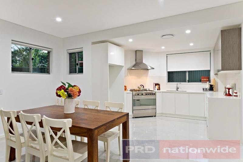 42 Harcourt Avenue EAST HILLS 5