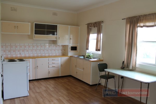 42 Herbert Street TUMUT 2