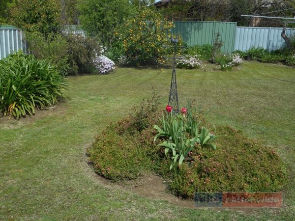 42 Herbert Street TUMUT 8