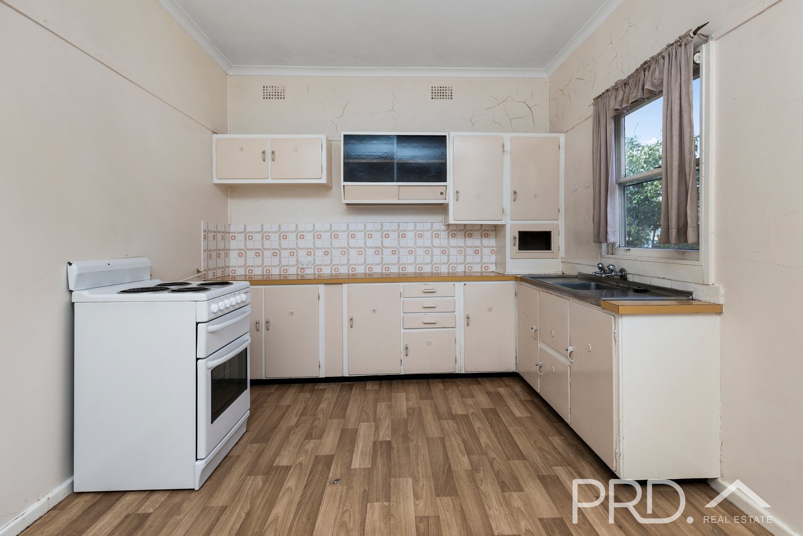 42 Herbert Street TUMUT 3