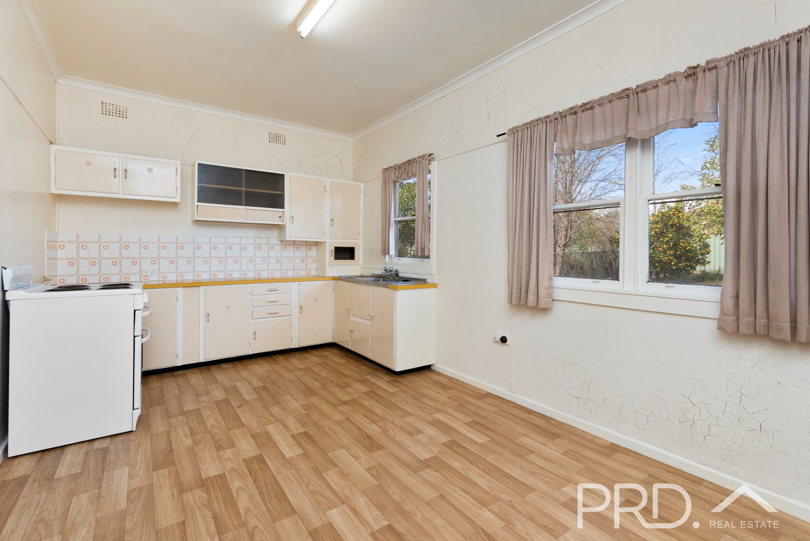 42 Herbert Street TUMUT 4