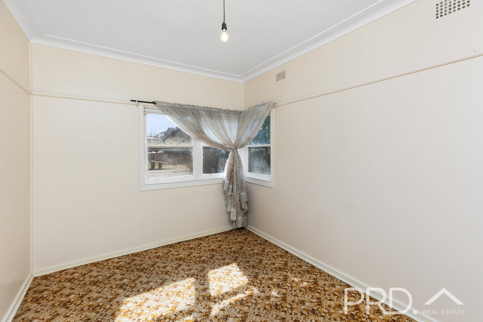 42 Herbert Street TUMUT 6