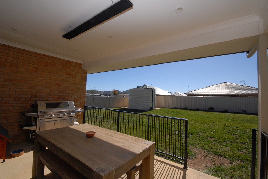 42 Hereford St  BUNGENDORE 12