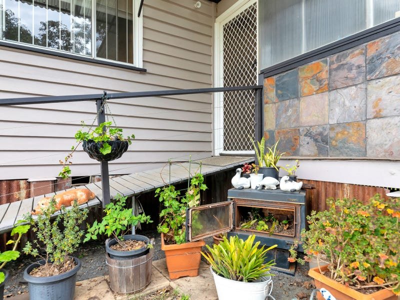 42 Hiddenvale Rd  CALVERT 14