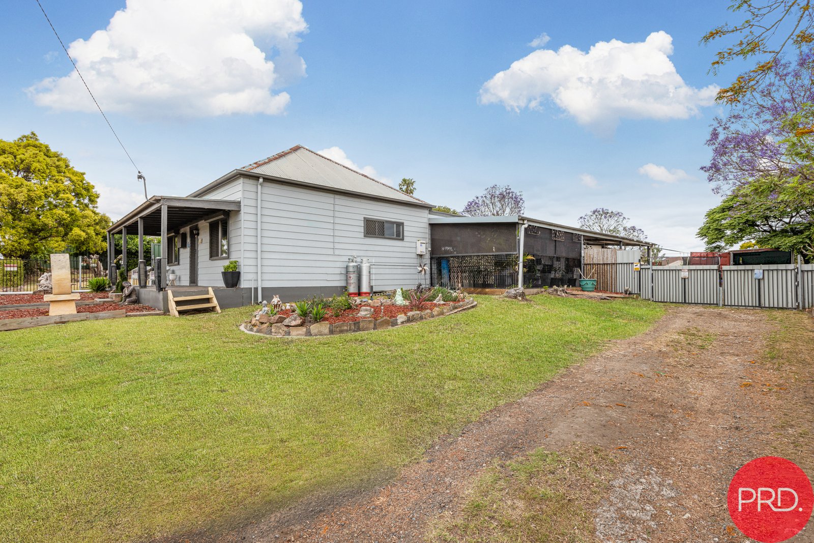 42 High Street GRETA 32