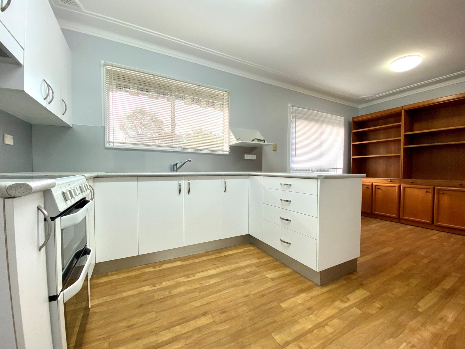 42 Holland Street TAMWORTH 4