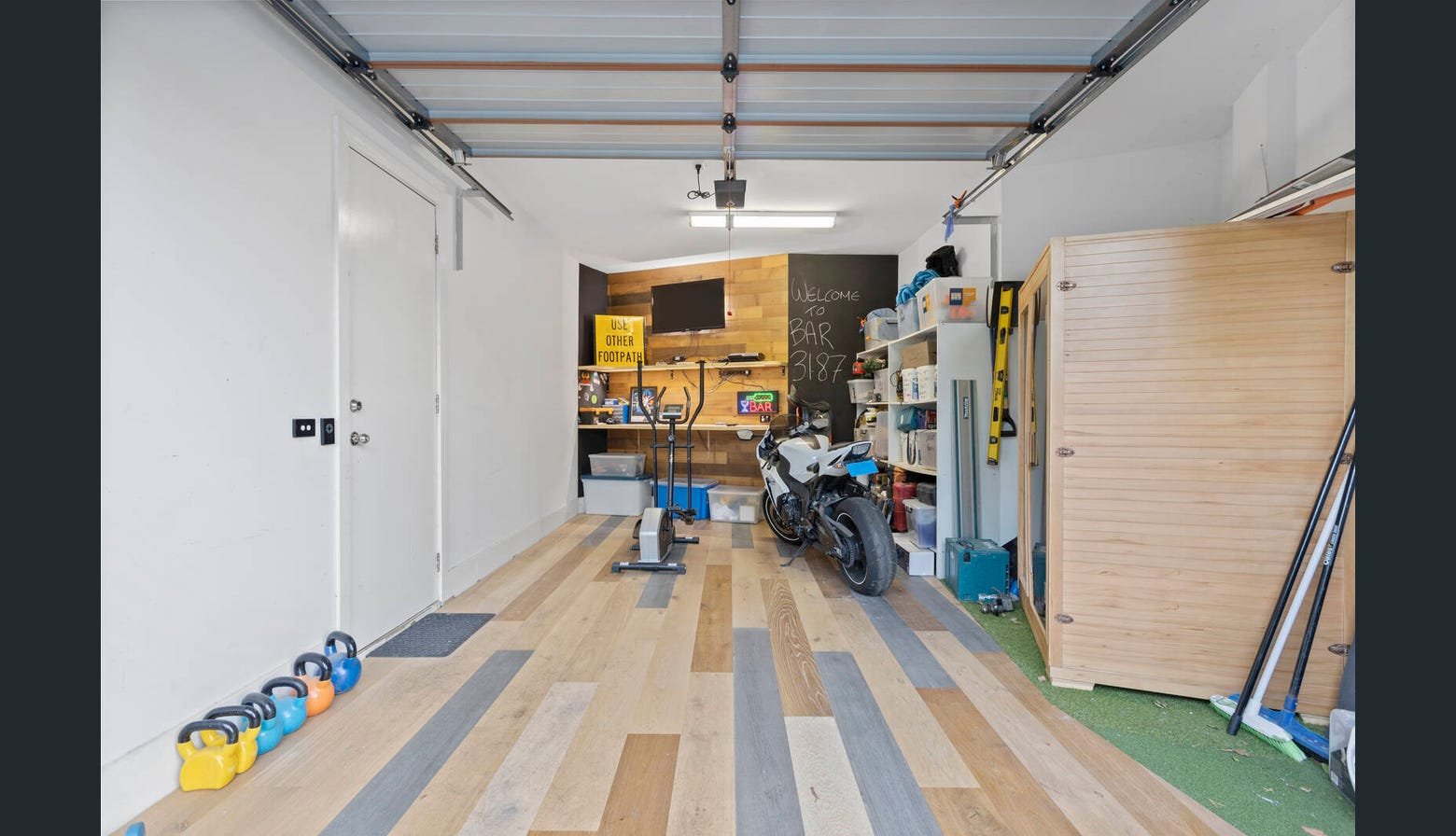 Real Estate and Property in 4/2 Hornby Street, Brighton East, VIC