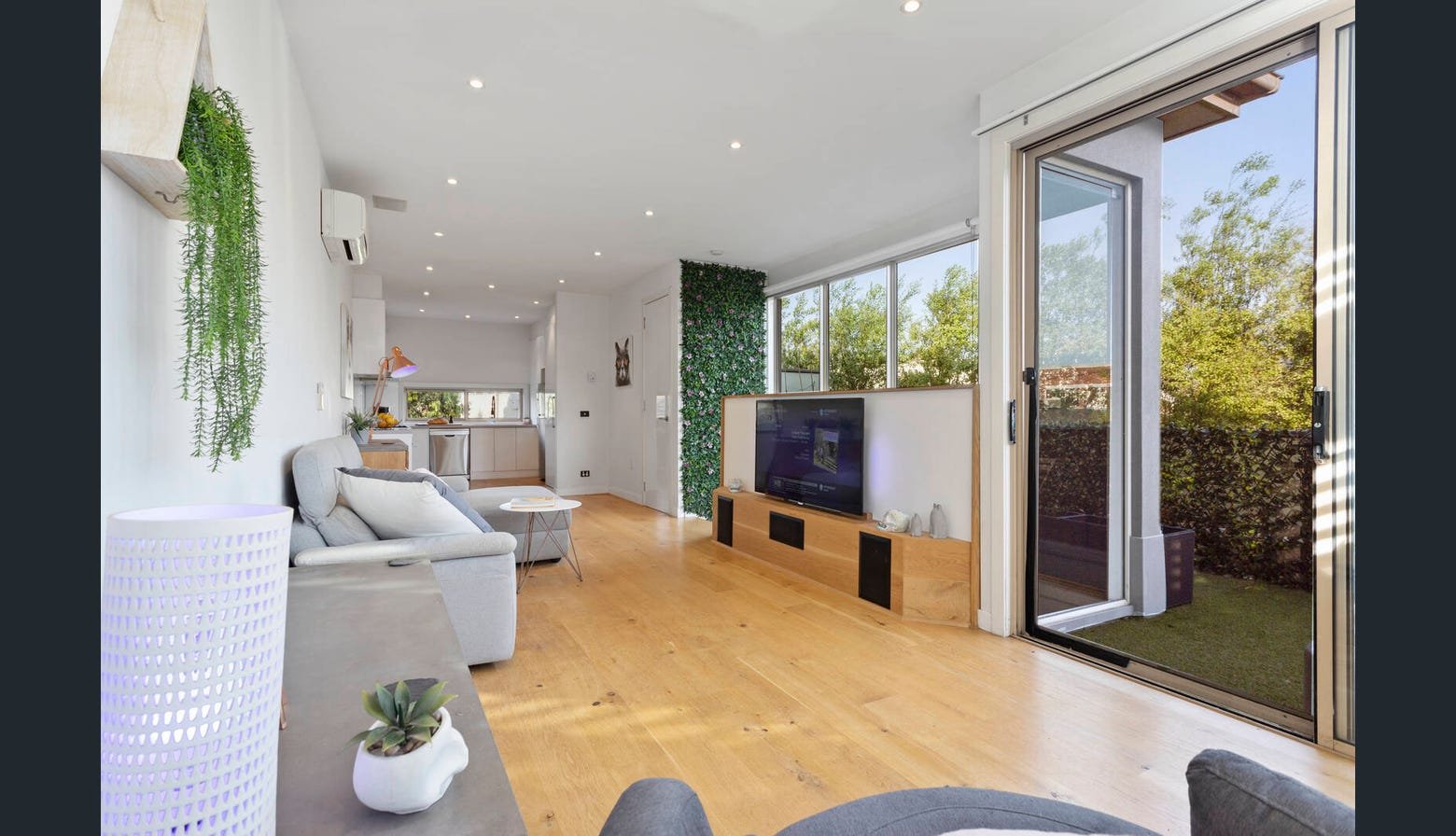 Real Estate and Property in 4/2 Hornby Street, Brighton East, VIC