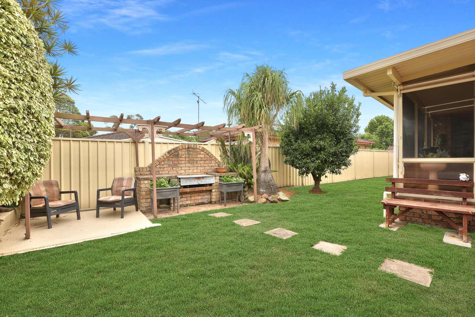 42 Huxley Drive HORSLEY 10