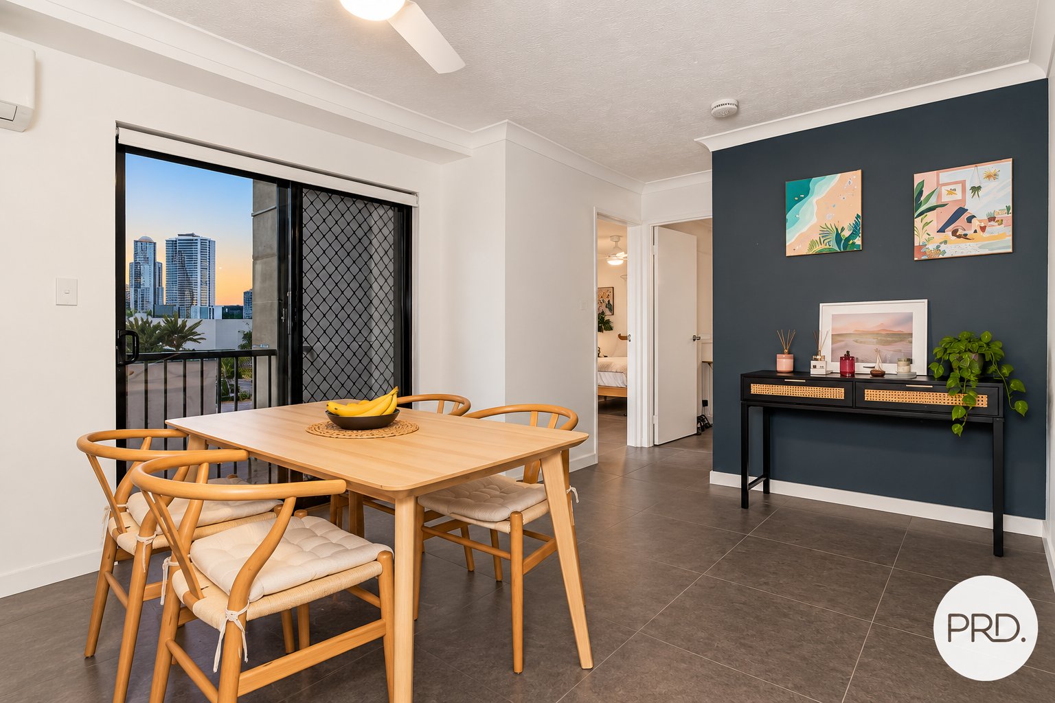 4/2 Johnston Street SOUTHPORT 4