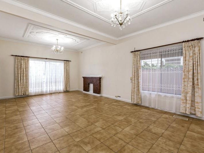 Gallery: 42 Khartoum Street