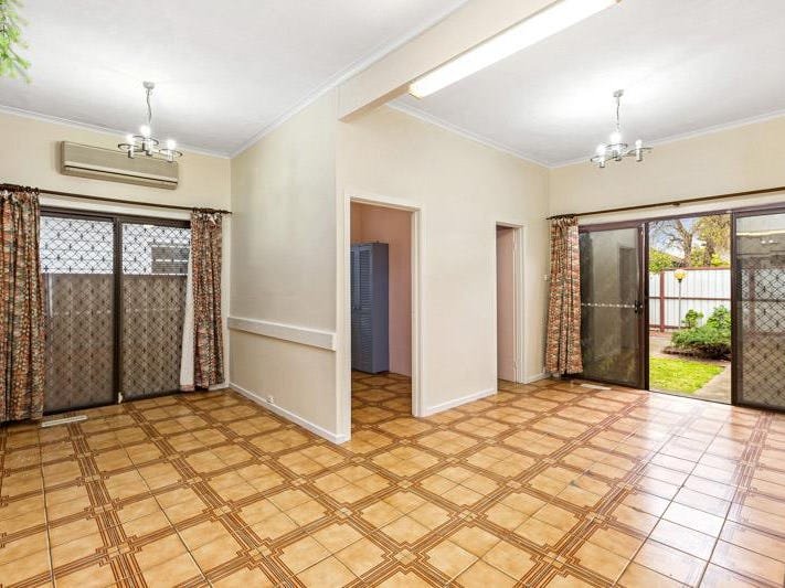 Gallery: 42 Khartoum Street