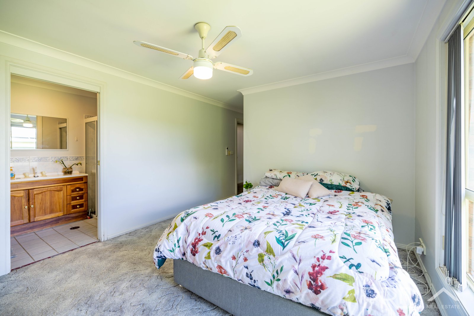 42 Lacmalac Road TUMUT 10