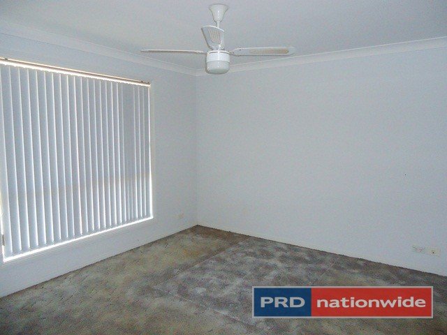 42 Lacmalac Road TUMUT 10