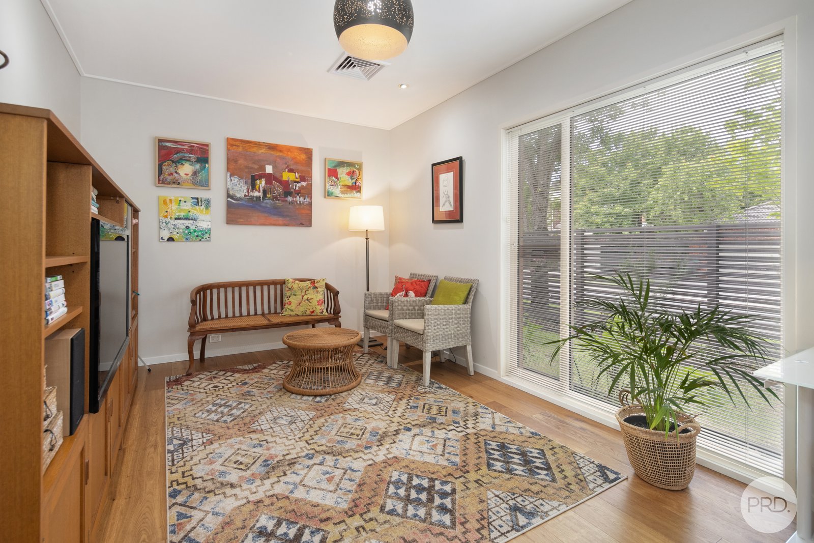 42 Lake Gardens Avenue LAKE GARDENS 3