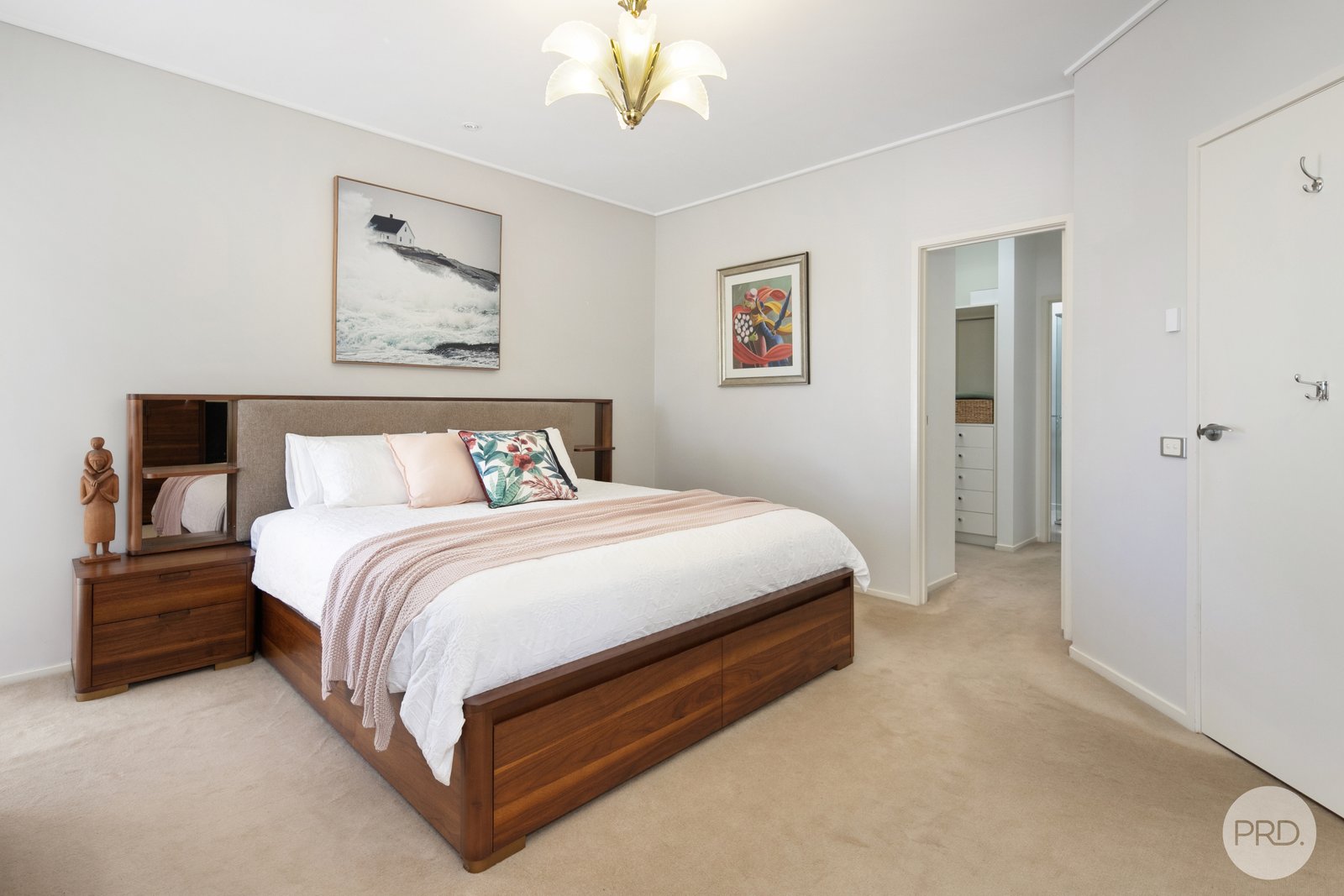 42 Lake Gardens Avenue LAKE GARDENS 5