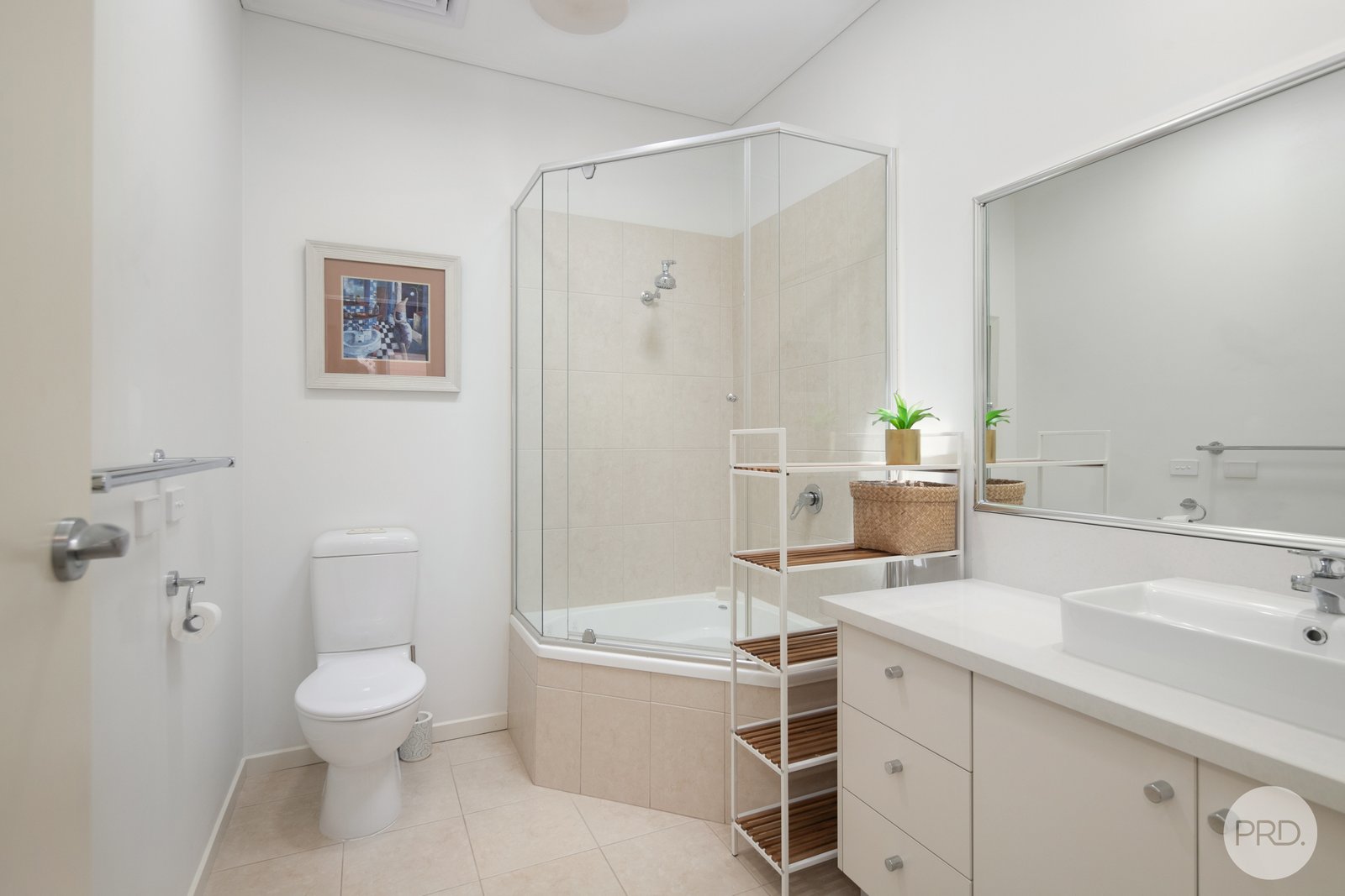 42 Lake Gardens Avenue LAKE GARDENS 14