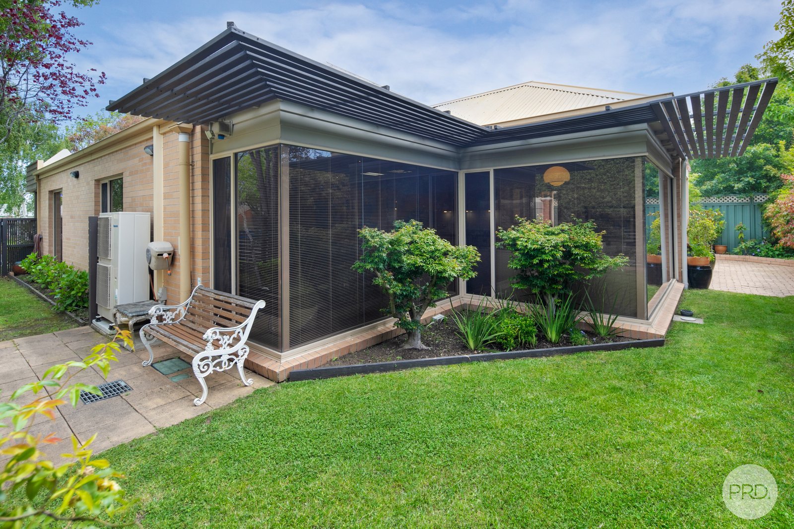 42 Lake Gardens Avenue LAKE GARDENS 17