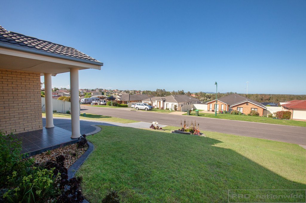 42 Lemonwood Circuit THORNTON 2