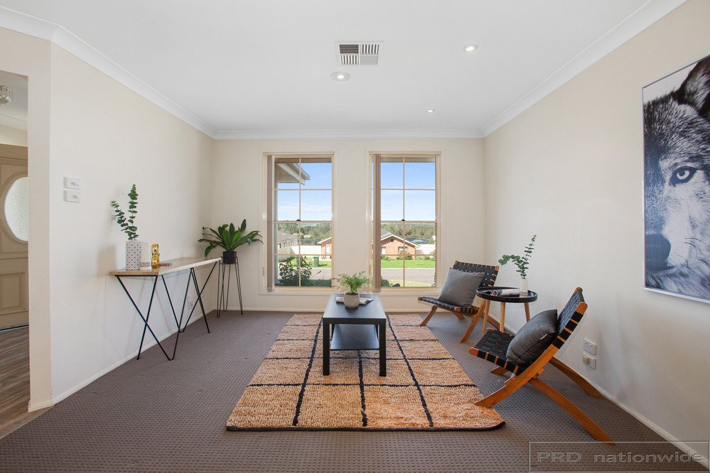 42 Lemonwood Circuit THORNTON 6